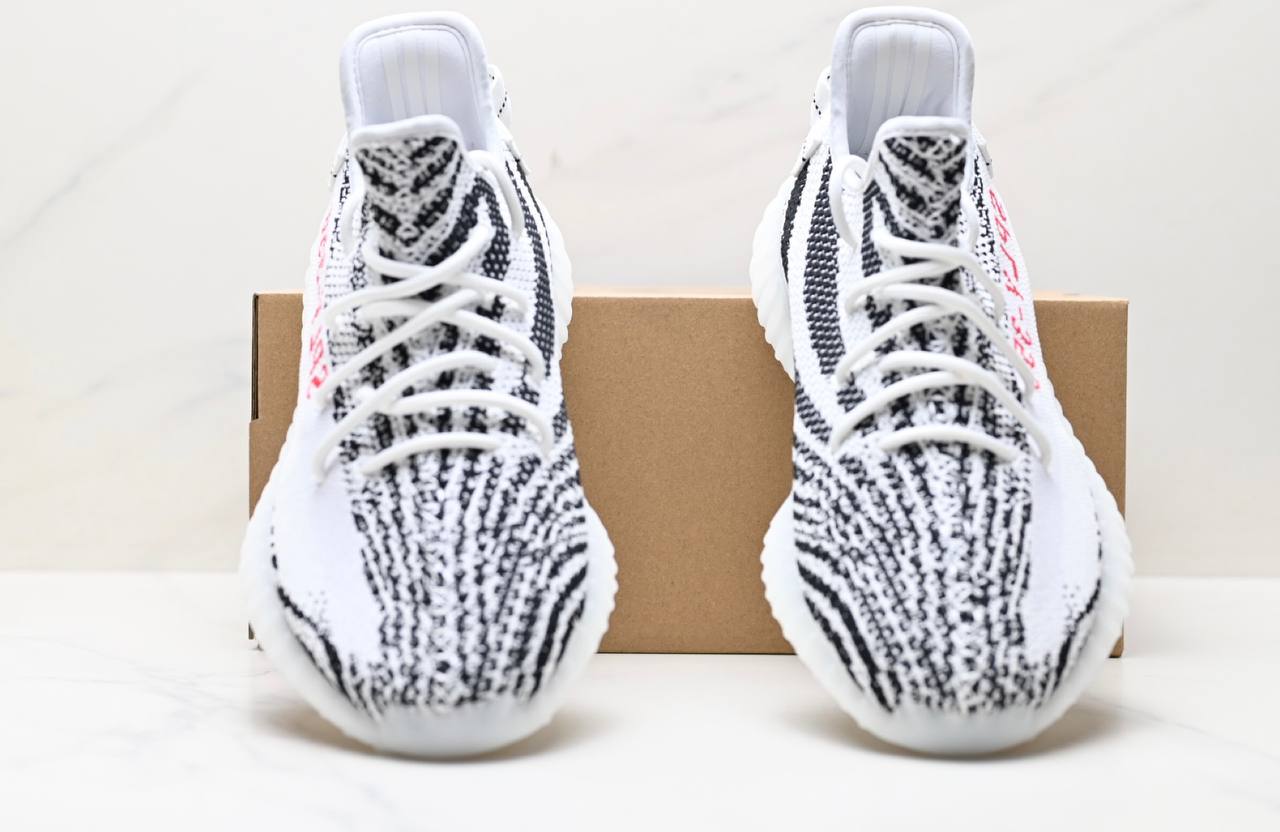 Обувки Yeezy 350 V2 Zebra
