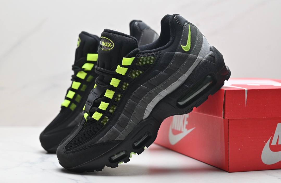 Обувки Air Max 95 Reverse Neon