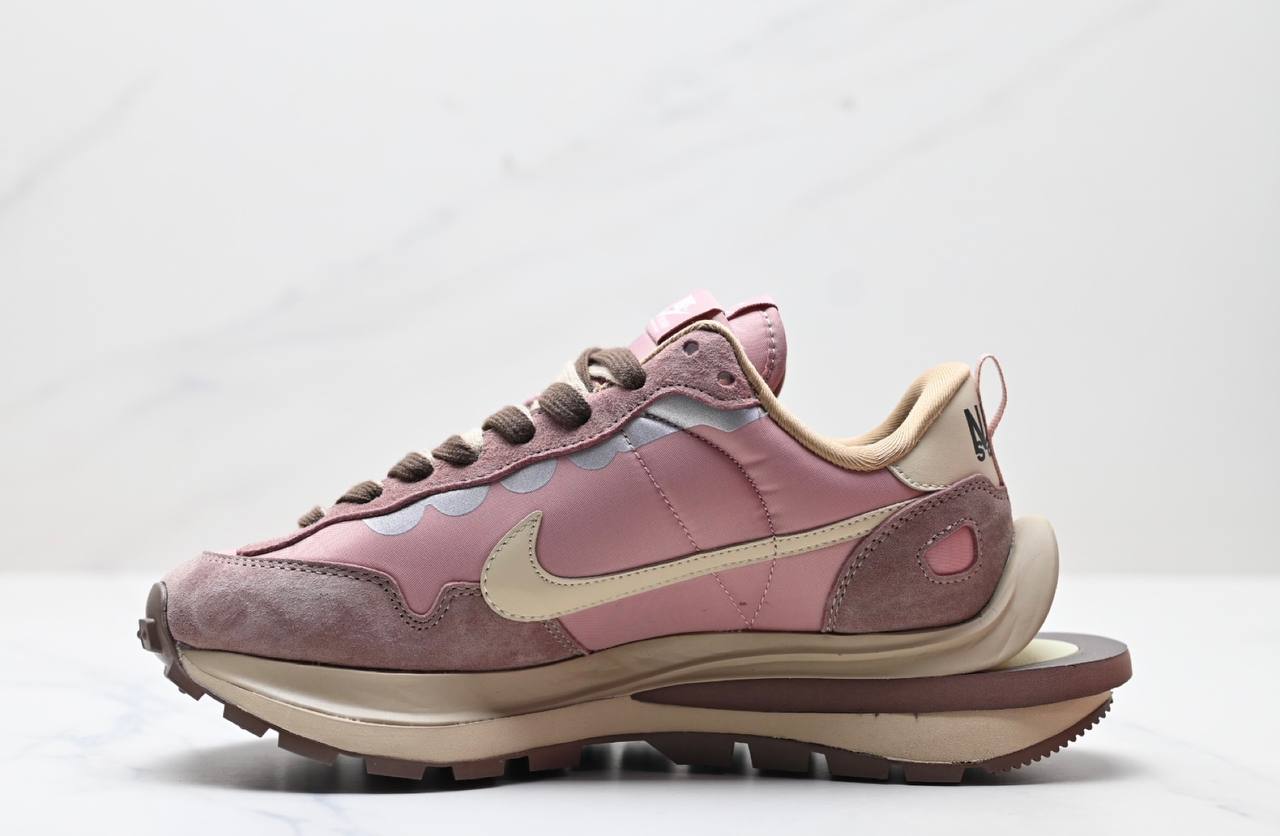 Обувки Sacai VaporWaffle Pink