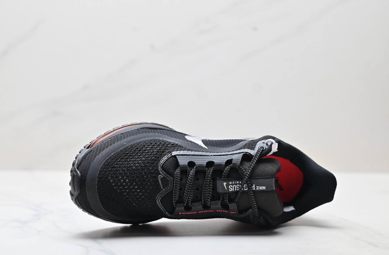 Обувки Pegasus Premium Black/Red