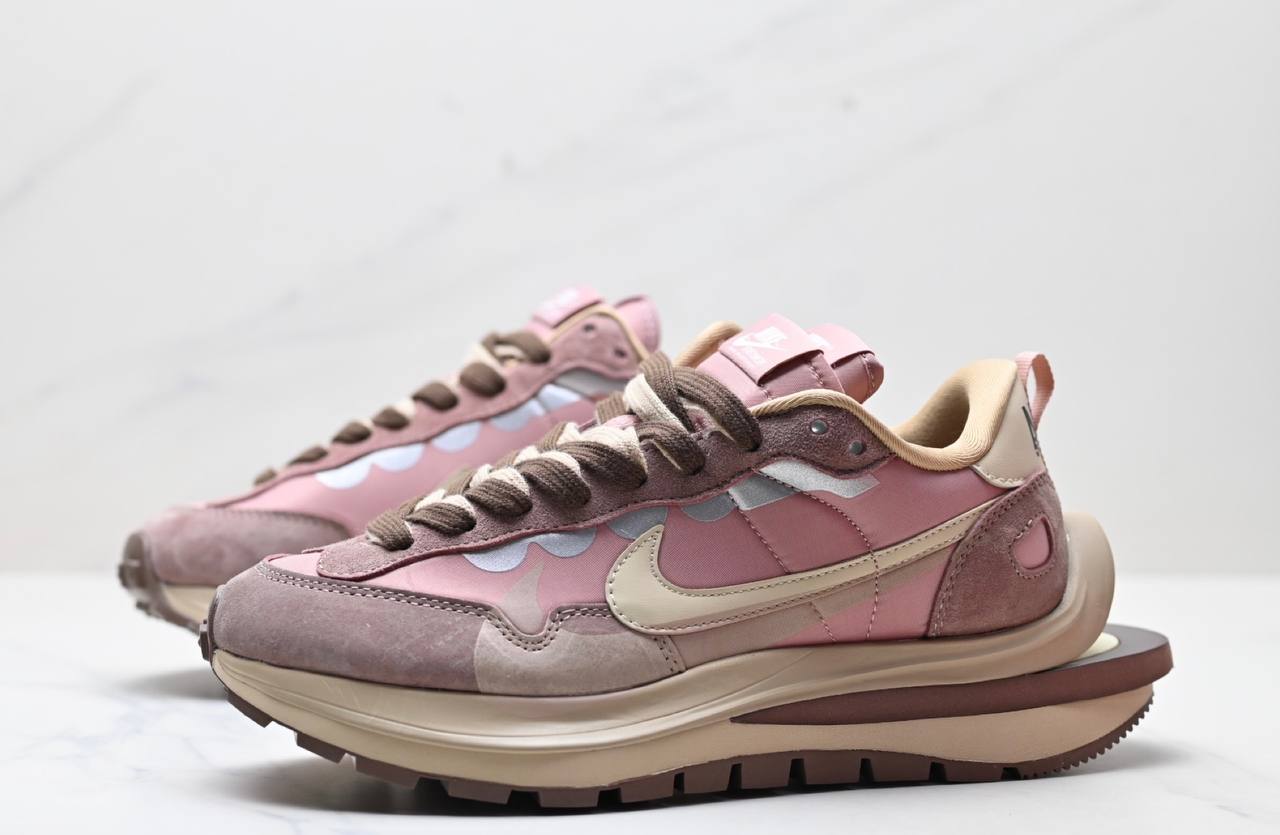 Обувки Sacai VaporWaffle Pink