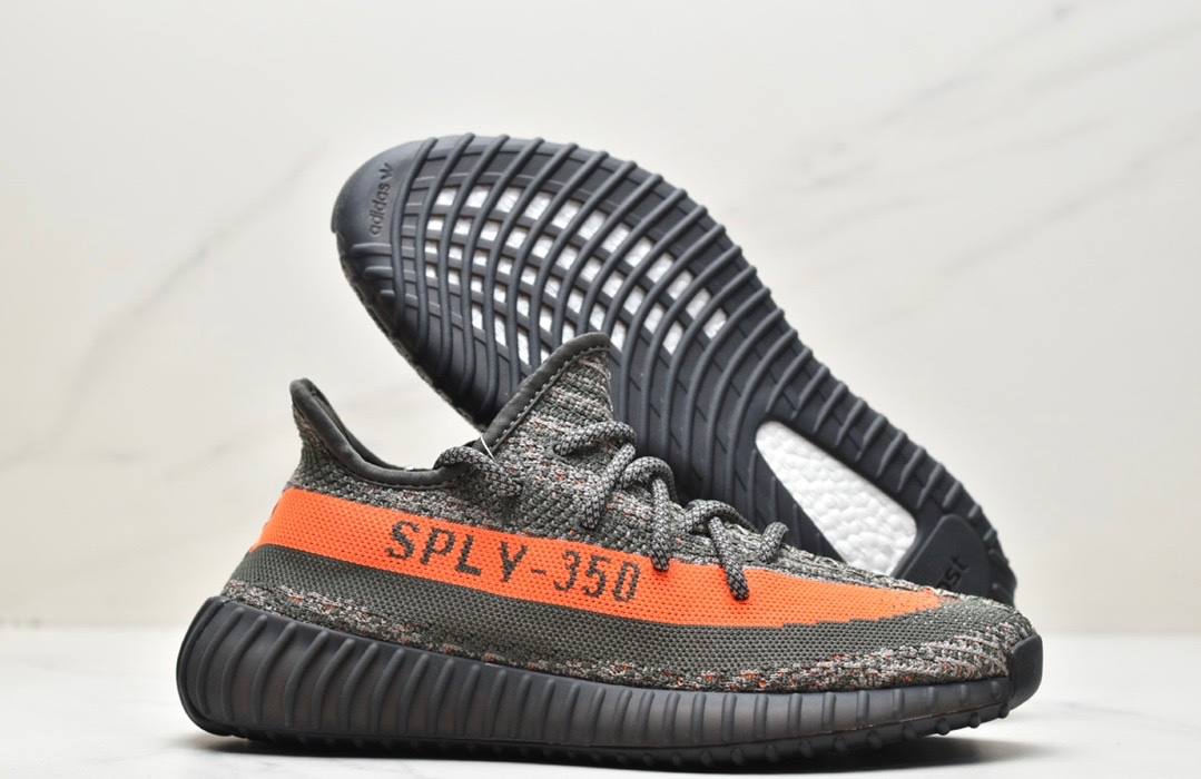 Обувки Yeezy 350 V2 Carbon Beluga