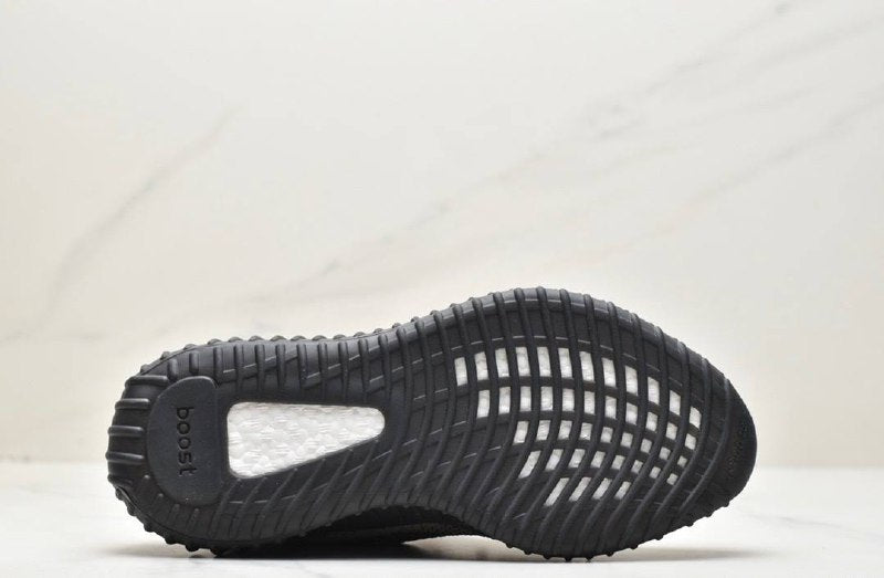 Обувки Yeezy 350 V2 Carbon Beluga