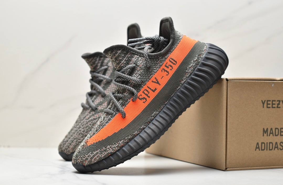 Обувки Yeezy 350 V2 Carbon Beluga