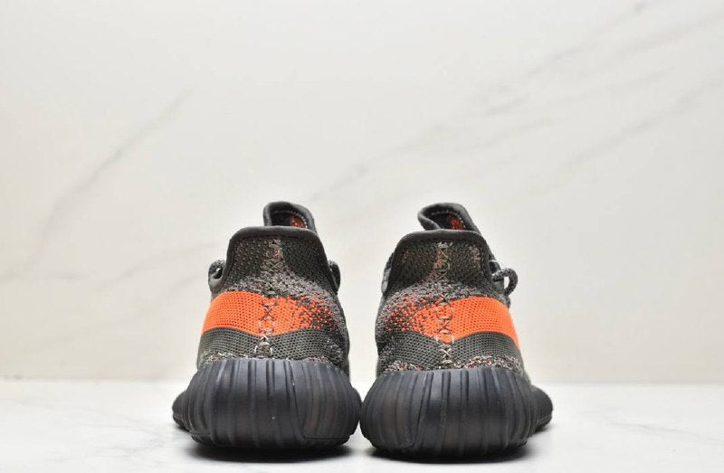 Обувки Yeezy 350 V2 Carbon Beluga