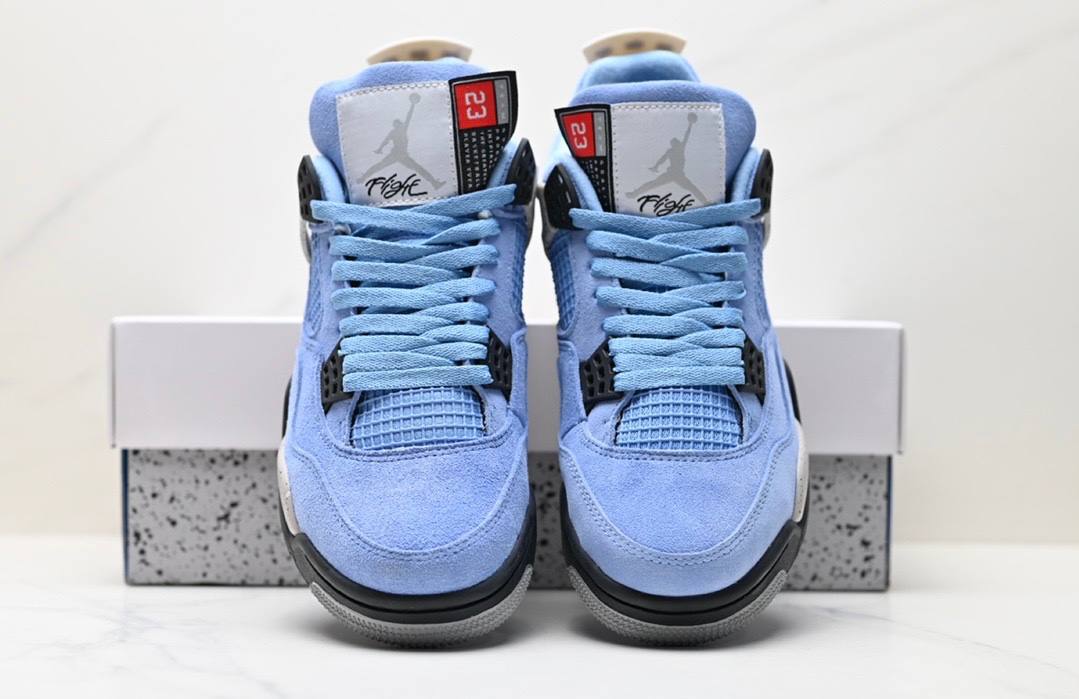 Обувки AJ 4 Retro University Blue