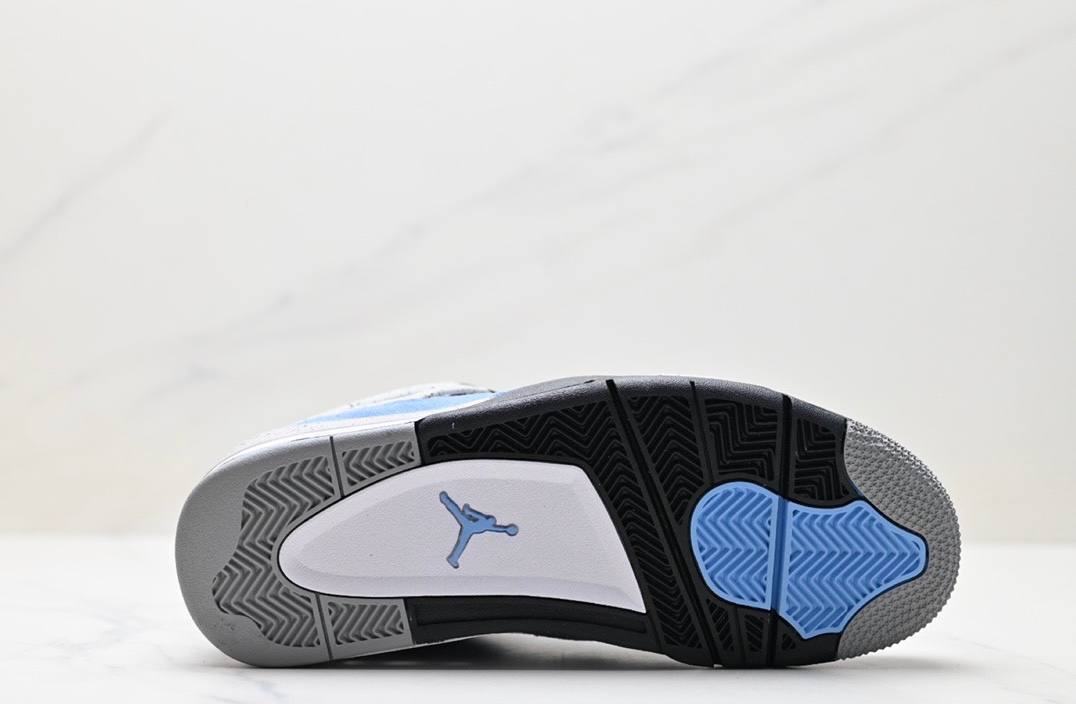 Обувки AJ 4 Retro University Blue