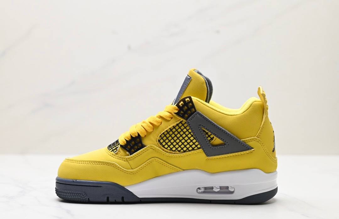 Обувки AJ 4 Retro Lightning