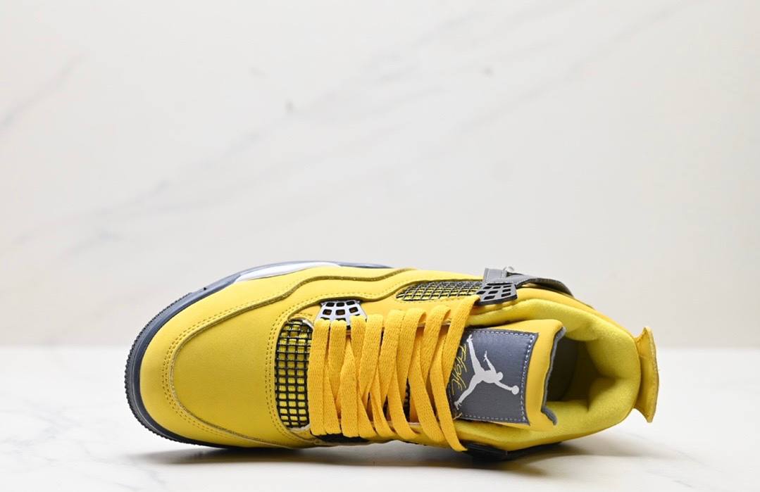 Обувки AJ 4 Retro Lightning