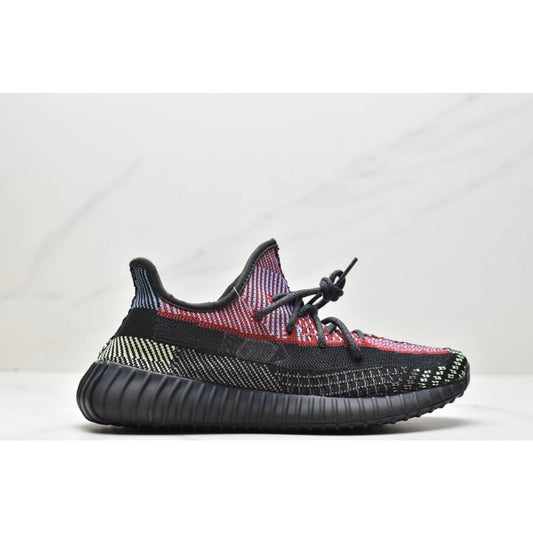 Обувки Yeezy 350 V2 Yecheil