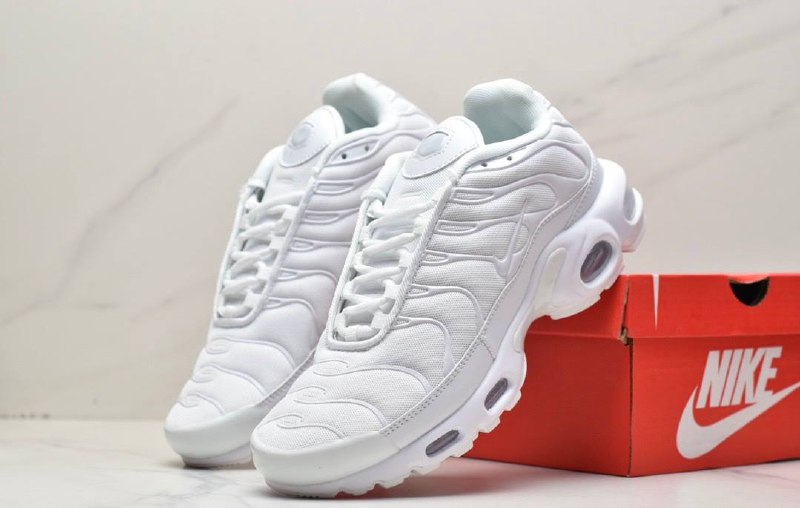 Обувки Air Max Plus All White