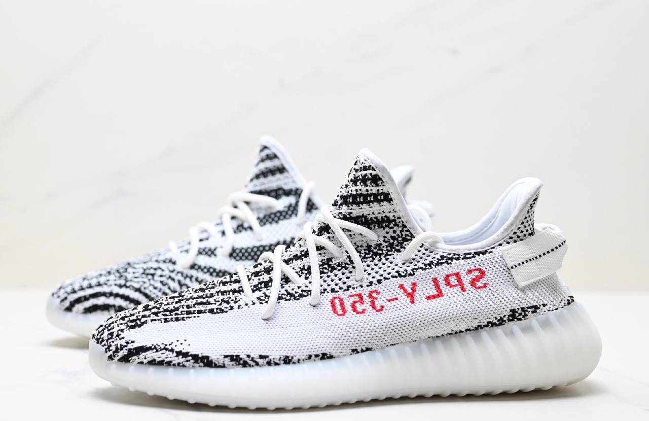 Обувки Yeezy 350 V2 Zebra