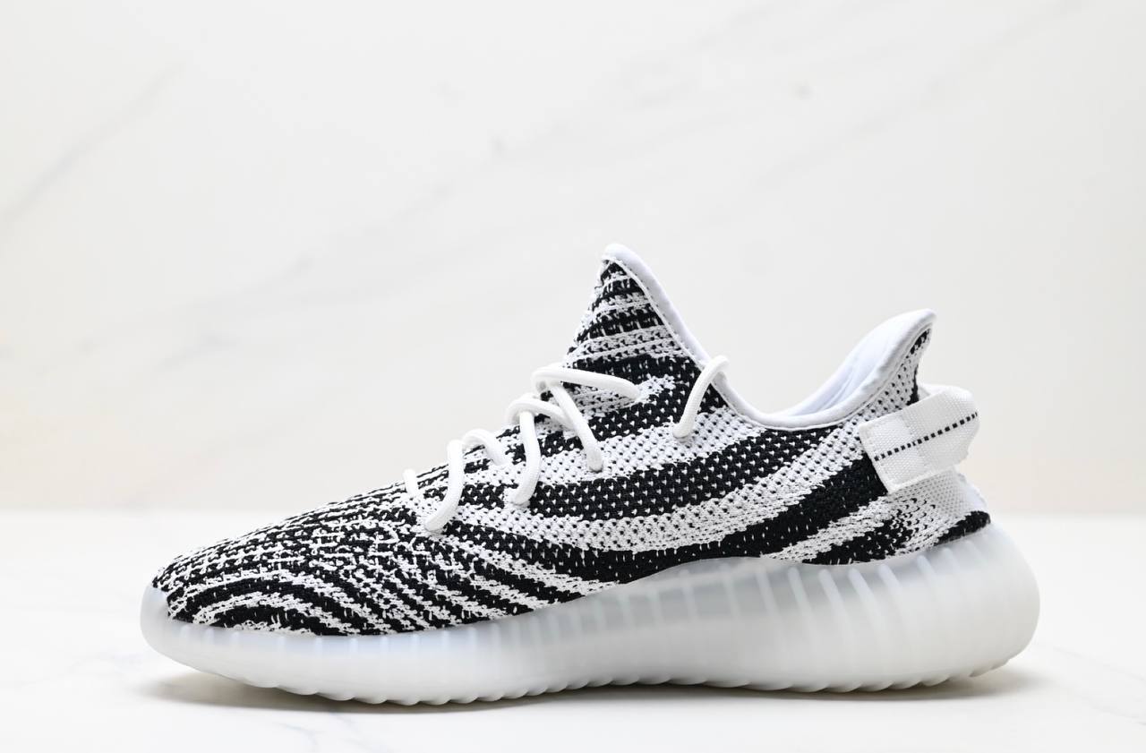 Обувки Yeezy 350 V2 Zebra