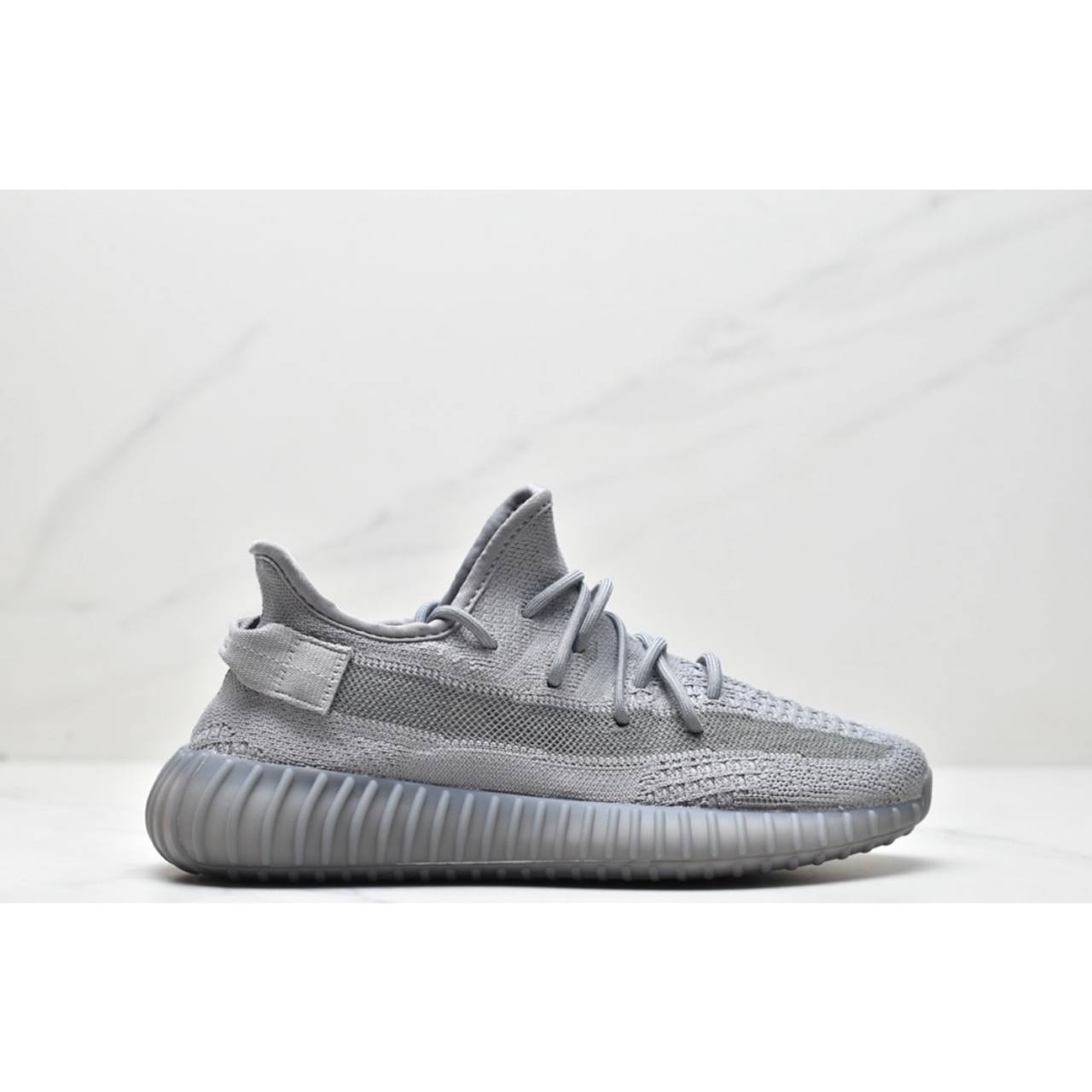Обувки Yeezy 350 V2 Grey