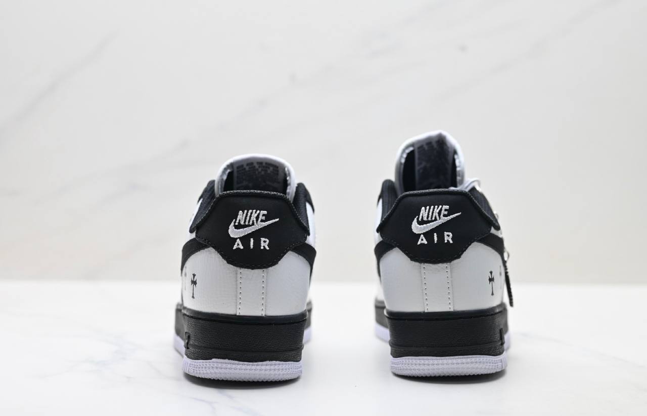 Обувки Air Force ‘07 Chrome Hearts Black/White