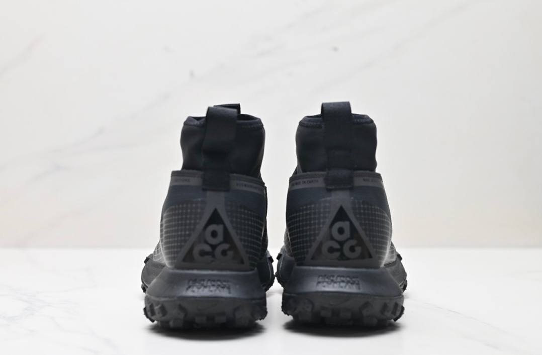 Обувки ACG Mountain Black