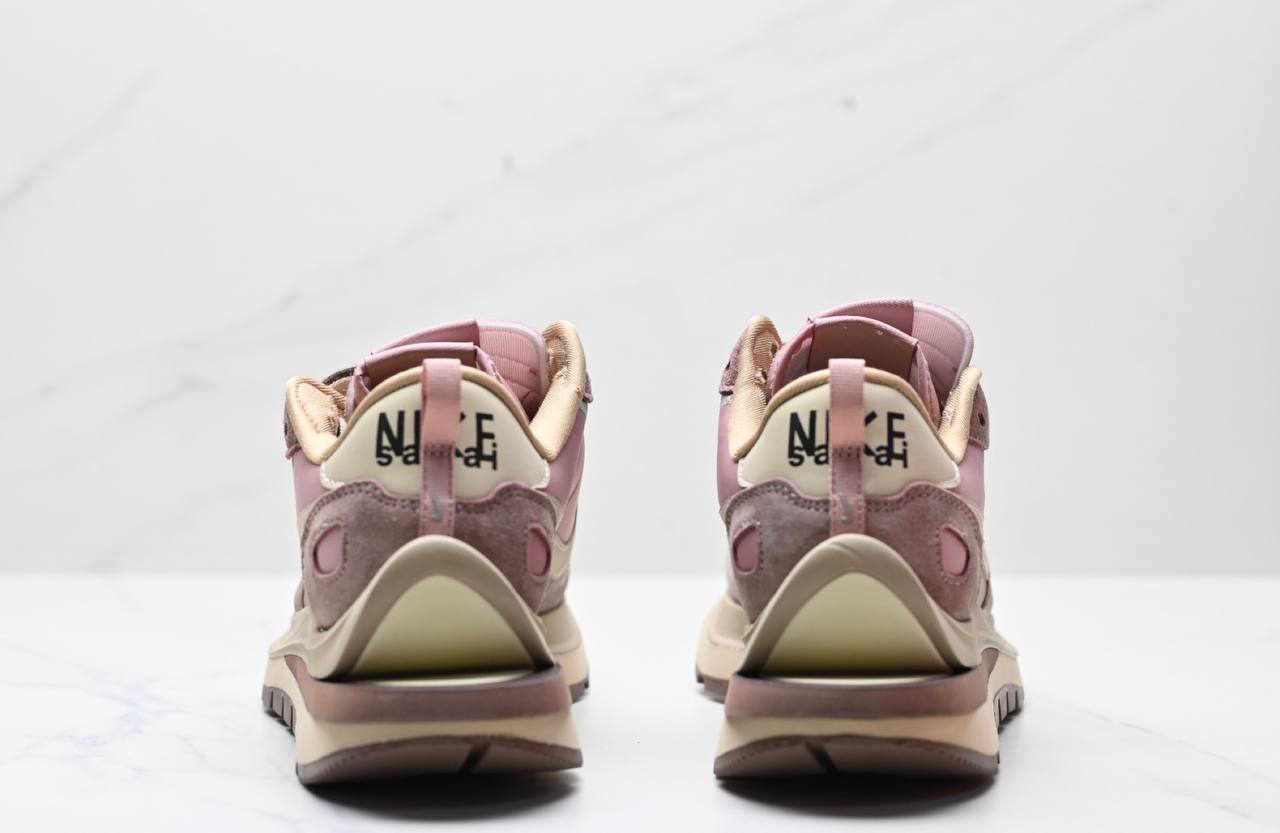 Обувки Sacai VaporWaffle Pink