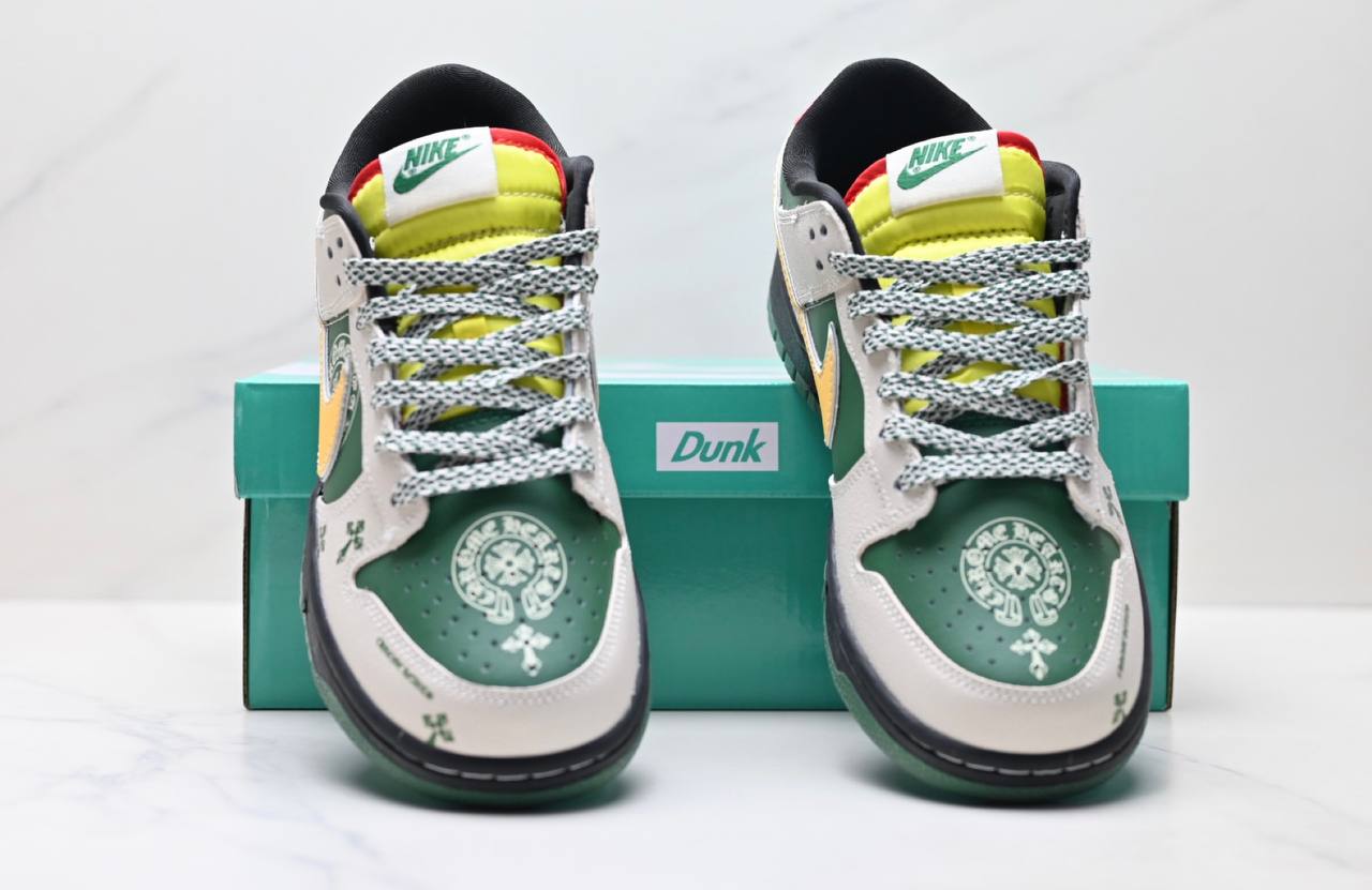 Обувки SB Dunk Low Chrome Hearts