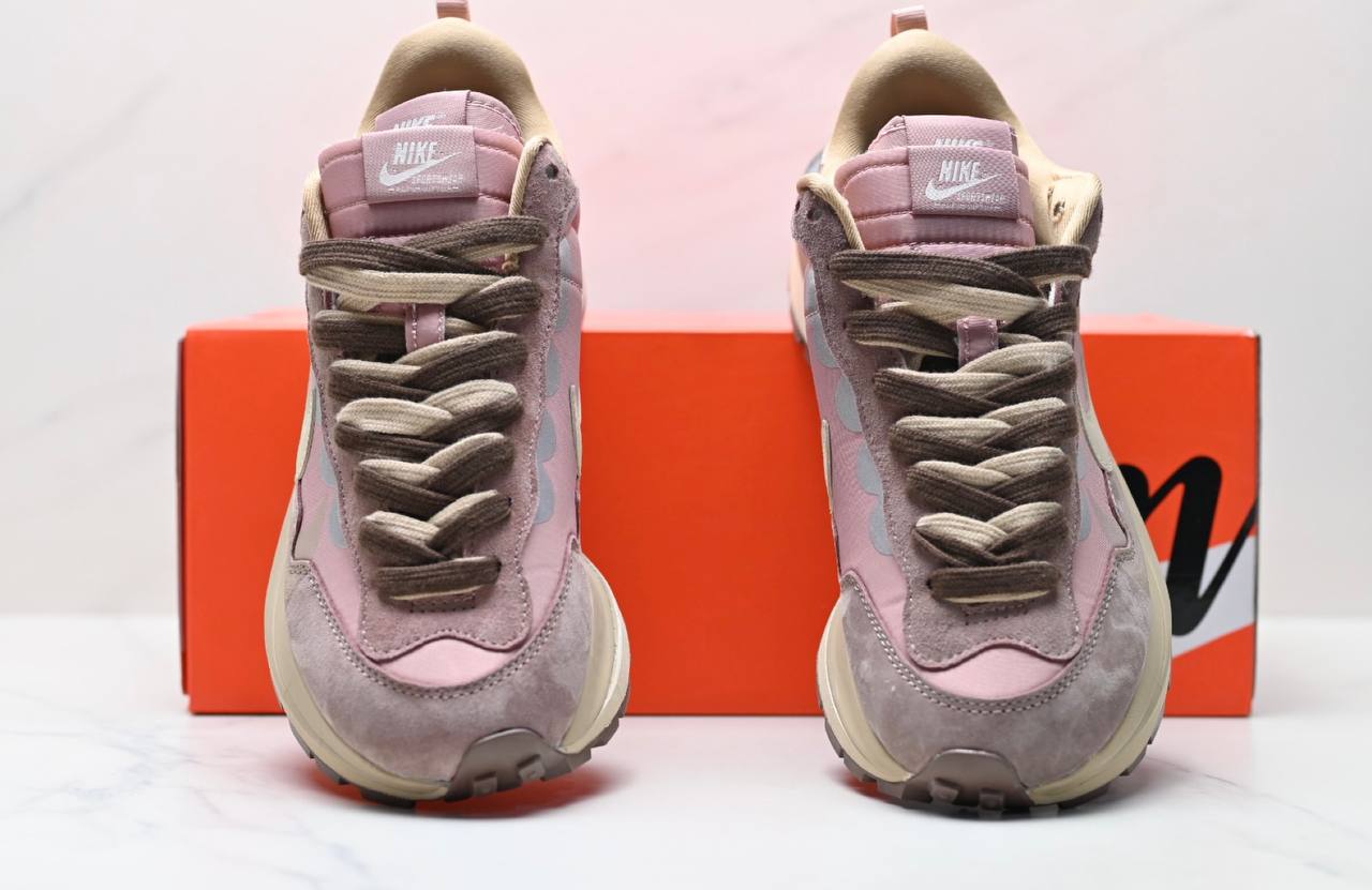 Обувки Sacai VaporWaffle Pink