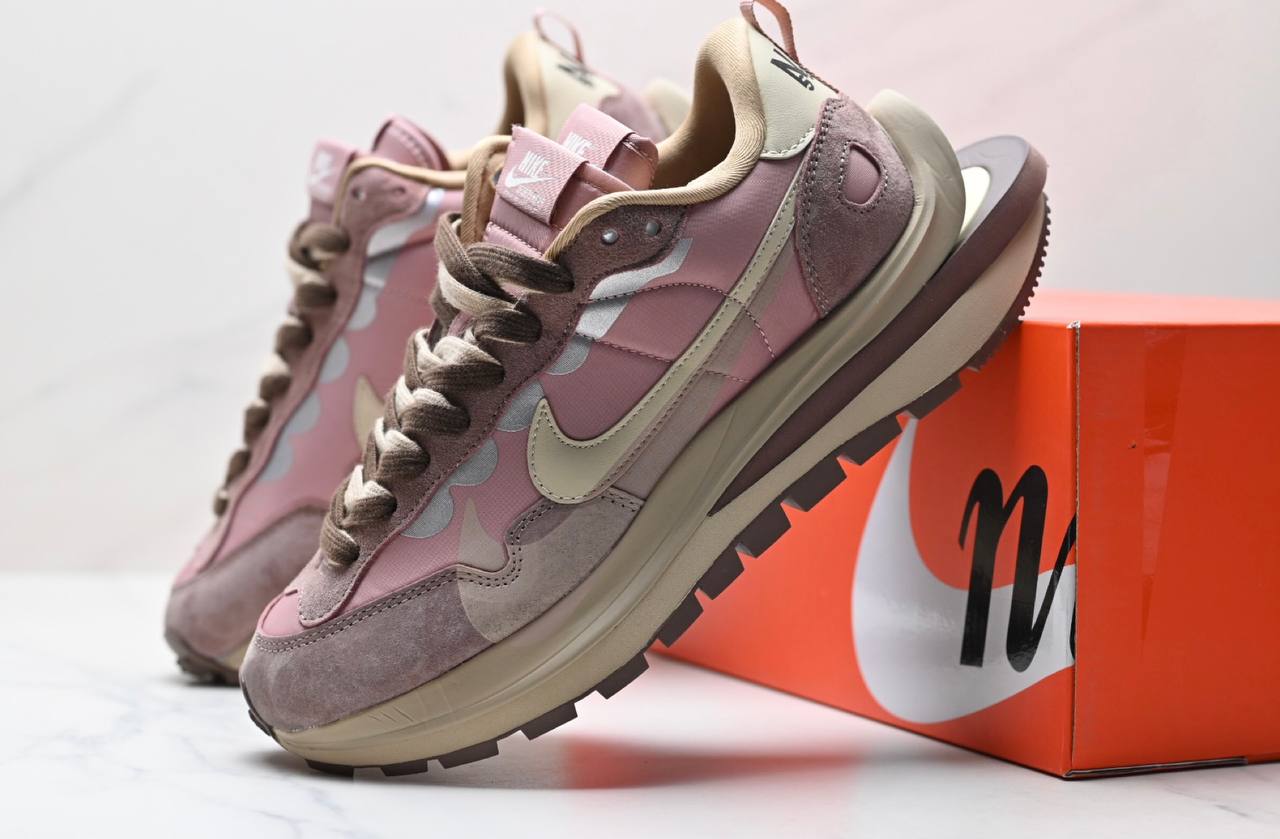 Обувки Sacai VaporWaffle Pink