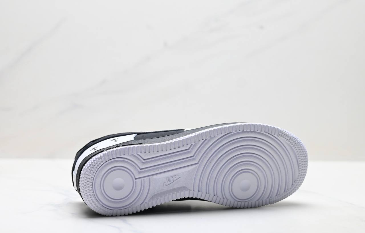 Обувки Air Force ‘07 Chrome Hearts Black/White